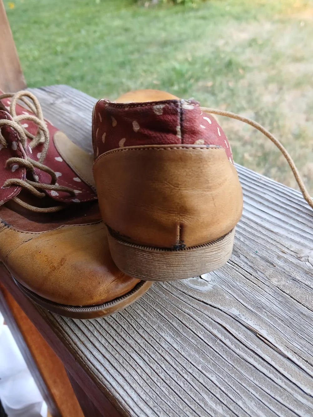Women's Heart-Print Tan & Rust Leather Oxford Flats